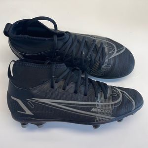 Boys Nike Soccer Cleats size 5.5Y